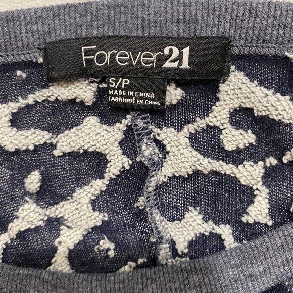 Forever 21 Leopard Print Pullover Sweatshirt Women’s Small | Blue Gray Cozy Top - Picture 3 of 5